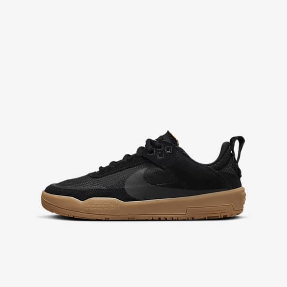 Girls Skate Shoes. Nike